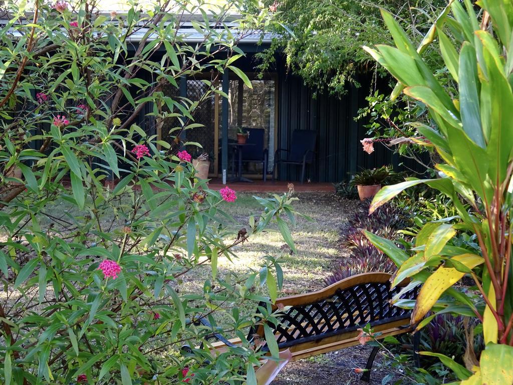 Lagoon Pocket Bed & Breakfast Exterior foto